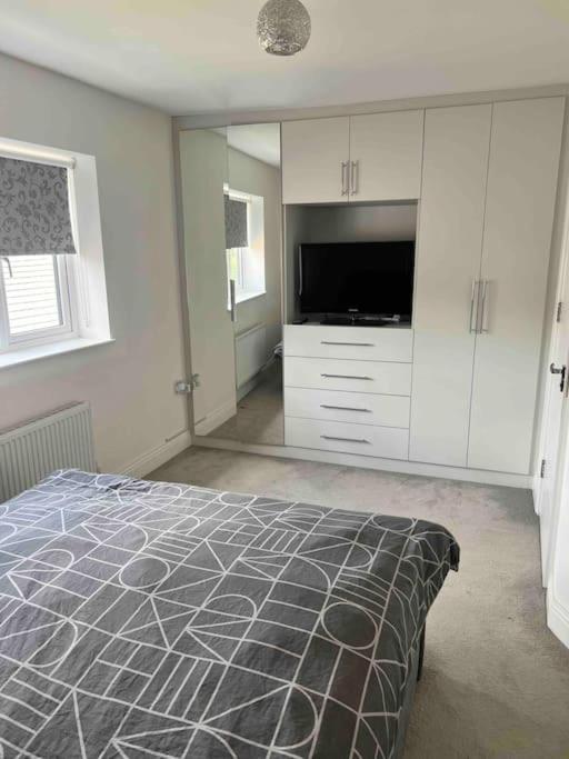 Tasteful Furnished Modern 3 Bedroom Detached Holiday home *