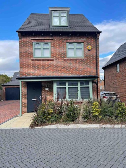 Tasteful Furnished Modern 3 Bedroom Detached Holiday home