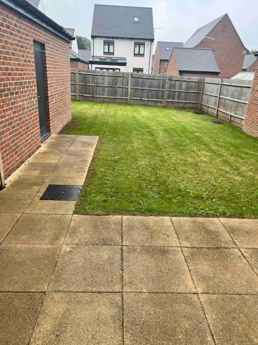 Tasteful Furnished Modern 3 Bedroom Detached Watford (Hertfordshire)