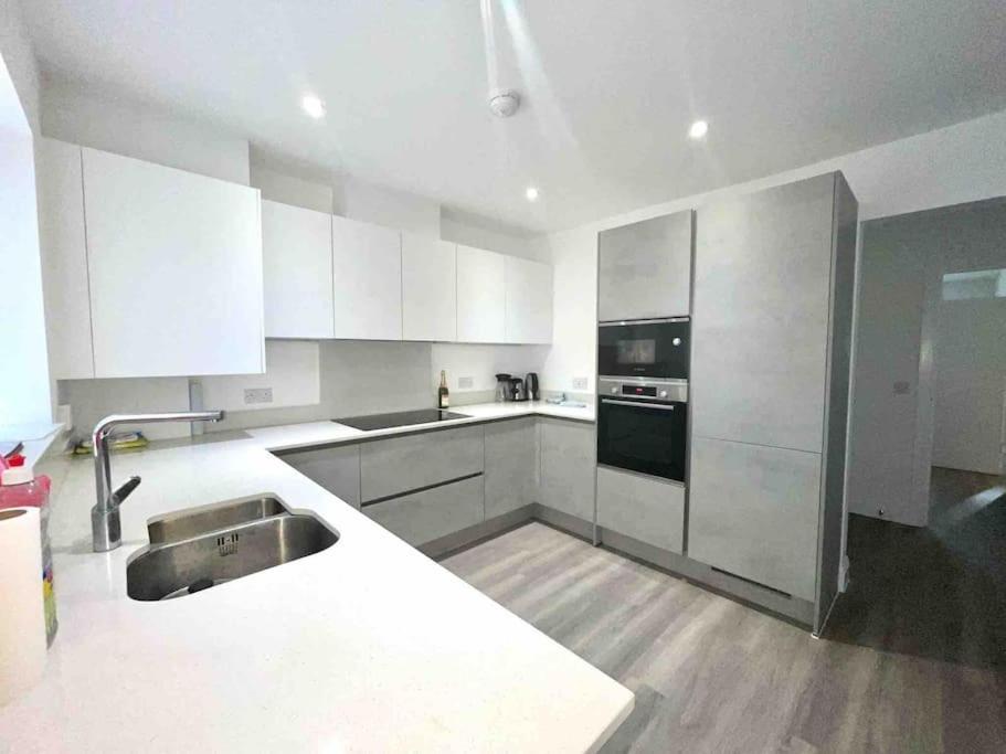 Tasteful Furnished Modern 3 Bedroom Detached Holiday home